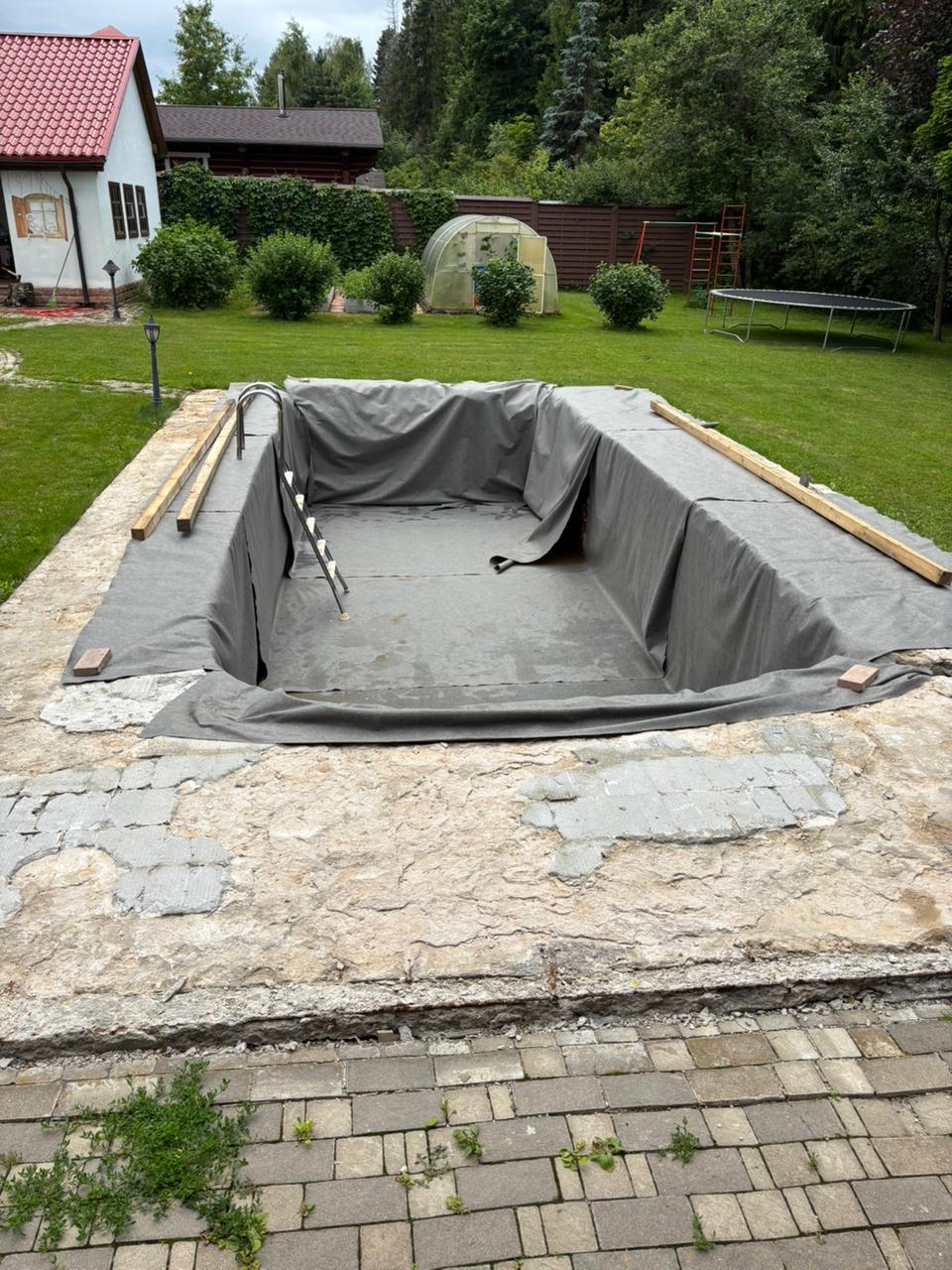 Процесс установки композитного бассейна 3